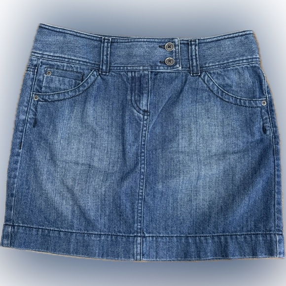 LOFT Dresses & Skirts - LOFT Denim Mini skirt size 4